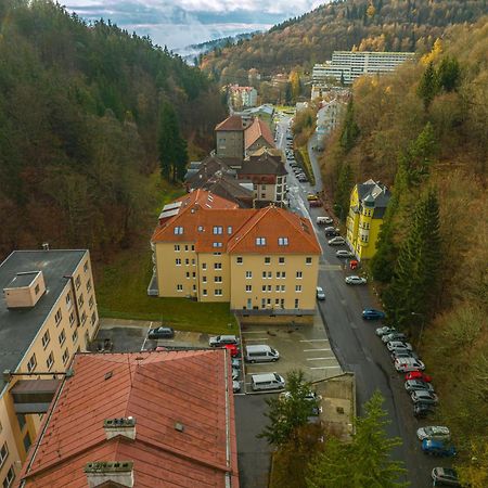 Apartman Claudia - Rezidence K Lanovce Jáchymov Buitenkant foto